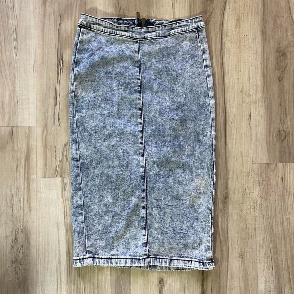 Forever 21 blue acid wash denim midi skirt